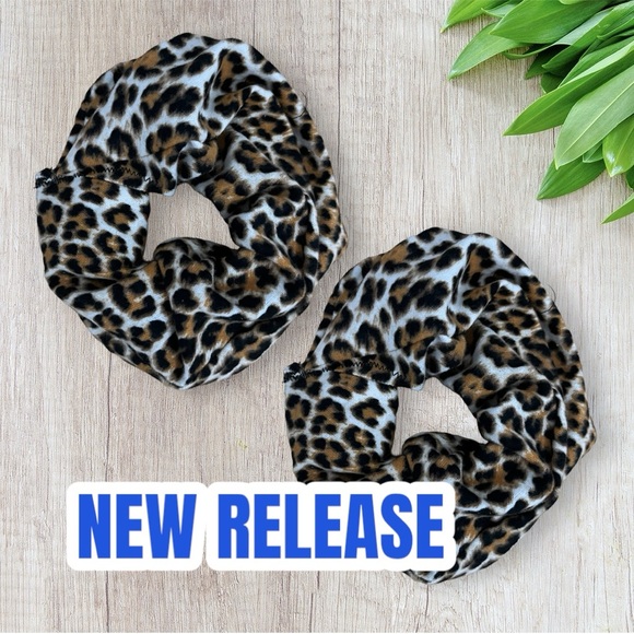 Scrunchie - Picture 3 of 3